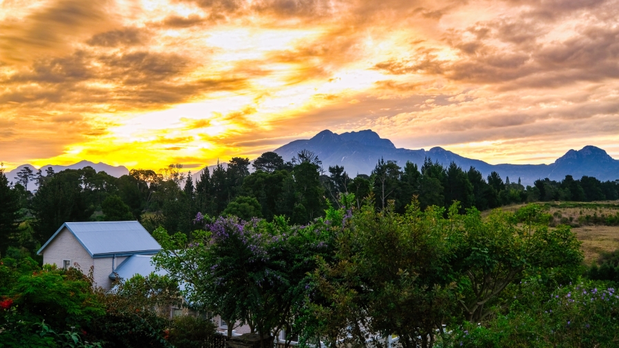 5 Bedroom Property for Sale in Kraaibosch Manor Western Cape